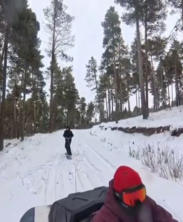 karsta-iki-maceraperest-atv-ile-snowboard-keyfini-yasadi-N2JOhL7S.jpg