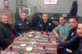 kavga-ihbarina-giden-ekibe-sicak-cay-ikrami-LcQwZWrV.jpg