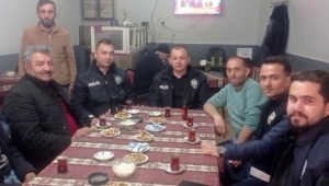 kavga-ihbarina-giden-ekibe-sicak-cay-ikrami-LcQwZWrV.jpg