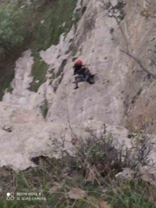 kayaliklarda-mahsur-kalan-coban-3-saatlik-mucadeleyle-kurtarildi-X317TYbH.jpg