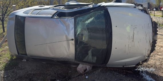 Kontrolden Çıkan Araç Toprak Yığınına Çarparak Savruldu: Korkunç Kaza Detayları Kontrolden Çıkan Araç Toprak Yığınına Çarparak Savruldu: Korkunç Kaza Detayları
