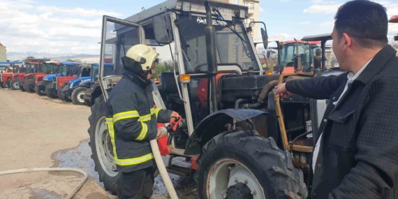 Kovancılar'da Seyir Halindeki Traktör Korkutan Alevlere Yenik Düştü Kovancılar’da Seyir Halindeki Traktör Korkutan Alevlere Yenik Düştü