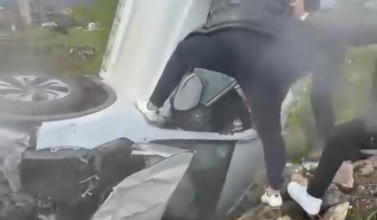 kurtalanda-trafik-kazasi-iki-yarali-olay-gundeme-geldi-x6yFp2ys.jpg