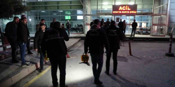 Malatya Hastane Acil Servisinde Silahlı Çatışma: 3 Kişi Yaralandı Malatya Hastane Acil Servisinde Silahlı Çatışma: 3 Kişi Yaralandı