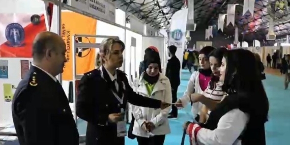 Malatya Polis Akademisi Standı: Ziyaretçilerin Yoğun İlgi Gösterdiği Nokta Malatya Polis Akademisi Standı: Ziyaretçilerin Yoğun İlgi Gösterdiği Nokta