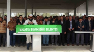 malatyada-annesi-tarafindan-bogularak-hayatini-kaybeden-ogretmen-topraga-verildi-6QJOnV2u.jpg