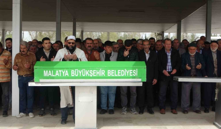 malatyada-annesi-tarafindan-bogularak-hayatini-kaybeden-ogretmen-topraga-verildi-6QJOnV2u.jpg