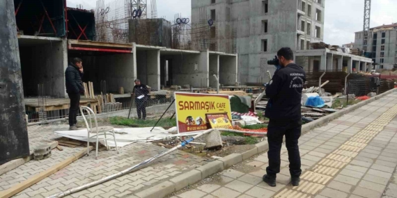 Malatya'da İnşaatta Düşen İşçi Hayati Tehlike Geçirdi Malatya’da İnşaatta Düşen İşçi Hayati Tehlike Geçirdi