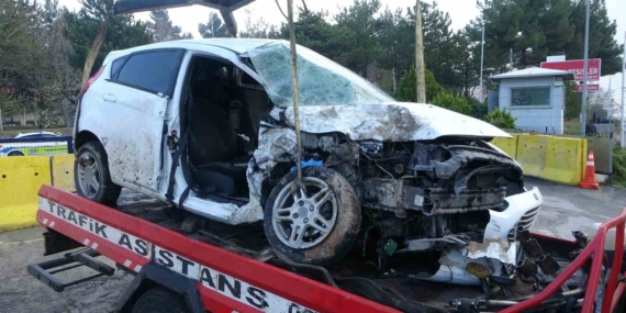 Malatya’da Kontrolden Çıkan Araç 2 Araca Çarptı: 3 Kişi Yaralandı