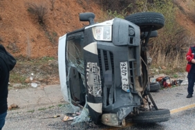 malatyada-kontrolden-cikan-minibus-devrildi-5-kisi-yaralandi-c3Cll7HS.jpg