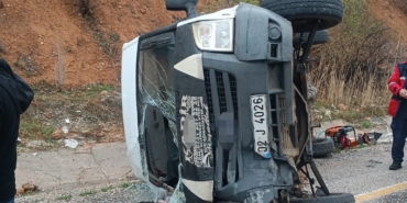 malatyada-kontrolden-cikan-minibus-devrildi-5-kisi-yaralandi-c3Cll7HS.jpg