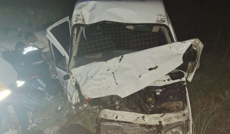 malatyada-minibus-kazasi-8-kisi-yaralandi-sarampole-yuvarlandi-YX657EcF.jpg