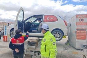 malatyada-ogrencilere-simulasyon-ile-emniyet-kemeri-bilinclendirme-etkinligi-1Gp3Rz8k.jpg
