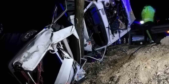 Malatya'da Otomobil Aydınlatma Direğine Çarptı: 1 Kişi Hayatını Kaybetti, 2 Yaralı Malatya’da Otomobil Aydınlatma Direğine Çarptı: 1 Kişi Hayatını Kaybetti, 2 Yaralı