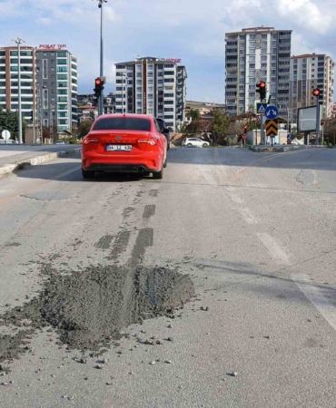 malatyanin-sokaklarinda-beton-mikserlerinin-yarattigi-tehlikeler-9BH3nxMU.jpg