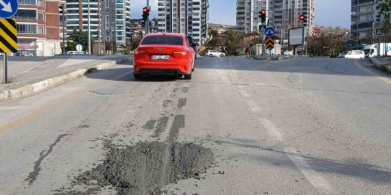 Malatya'nın Sokaklarında Beton Mikserlerinin Yarattığı Tehlikeler Malatya’nın Sokaklarında Beton Mikserlerinin Yarattığı Tehlikeler