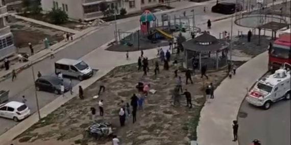 Mardin'de Bıçak ve Sopalarla Gerçekleşen Kavga: 1 Yaralı Mardin’de Bıçak ve Sopalarla Gerçekleşen Kavga: 1 Yaralı