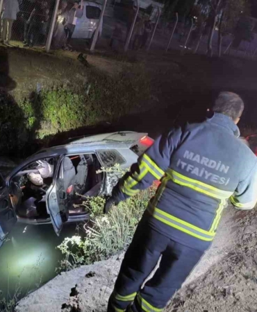 mardinde-otomobil-sulama-kanalina-devrildi-4-kisi-yaralandi-FPuBdVRC.jpg