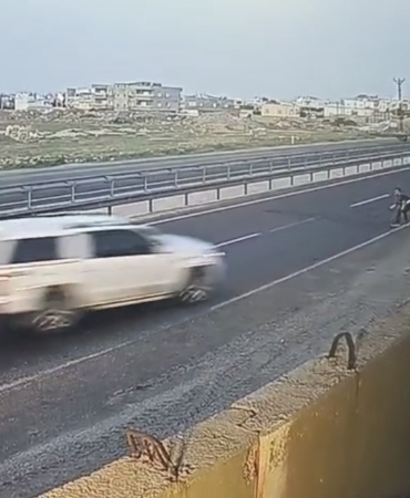 mardinde-polise-carpan-surucunun-dur-ihtarina-uymadigi-anlar-kamerada-HBqjmWEd.jpg
