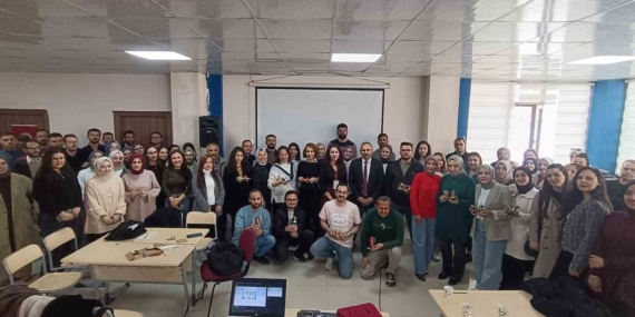 Muradiye'de Eğitimciler İçin Özgün STEM Atölyesi Gerçekleştirildi Muradiye’de Eğitimciler İçin Özgün STEM Atölyesi Gerçekleştirildi