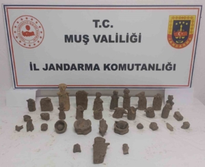 musta-tarihi-eser-kacakciligi-operasyonu-42-degerli-obje-ele-gecirildi-A7ycOb1Z.jpg