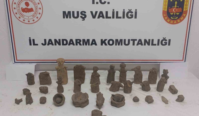 musta-tarihi-eser-kacakciligi-operasyonu-42-degerli-obje-ele-gecirildi-A7ycOb1Z.jpg