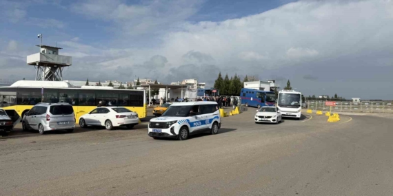 Narin Güran Cinayeti: 6 Tutuklu ve 3 Çocukla 15 Sanık Adliyeye Getirildi Narin Güran Cinayeti: 6 Tutuklu ve 3 Çocukla 15 Sanık Adliyeye Getirildi