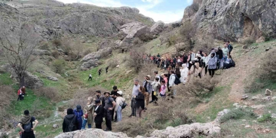 Ölbe Vadisi'nde Doğa Yürüyüşü: Keşif ve Macera Dolu Bir Gün Ölbe Vadisi’nde Doğa Yürüyüşü: Keşif ve Macera Dolu Bir Gün