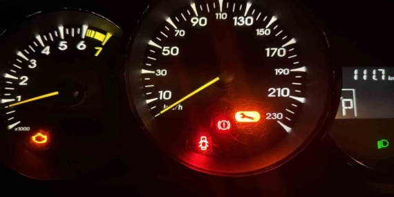 Oto Tamir Ustası: Arıza Işıklarına Dikkat Edin, Hayatınızı Kurtarabilir! Oto Tamir Ustası: Arıza Işıklarına Dikkat Edin, Hayatınızı Kurtarabilir!