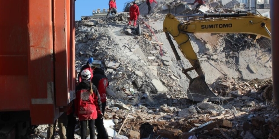 Pamukkale Sitesi'nde Deprem Sonrası Alınan Önemli Karar Pamukkale Sitesi’nde Deprem Sonrası Alınan Önemli Karar