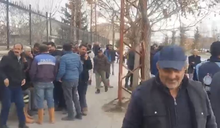 patnos-belediyesi-iscileri-odenmeyen-maaslar-icin-seslerini-yukseltti-Wcain6EE.jpg