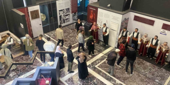 Ramazan Bayramı'nda Basın Müzesi'ne Artan Ziyaretçi Akını Ramazan Bayramı’nda Basın Müzesi’ne Artan Ziyaretçi Akını