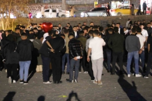 ramazan-bayraminda-diyarbakirin-tarihi-mek-nlari-ziyaretci-akinina-ugradi-FIWRlRqp.jpg