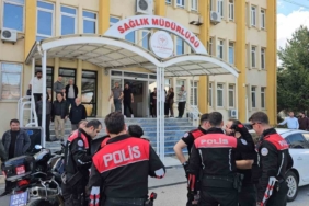 saglik-mudurlugunde-tabancali-rehin-alma-olayinda-supheli-hizla-yakalandi-6A4qRvsr.jpg