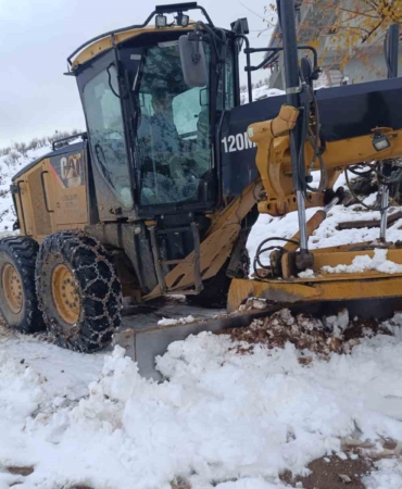 sasonda-karla-kapanan-60-yerlesim-yolu-ulasimina-kavustu-J6pQX2Fw.jpg