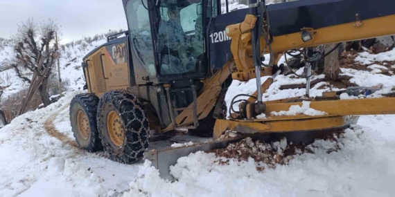 Sason'da Karla Kapanan 60 Yerleşim Yolu Ulaşımına Kavuştu Sason’da Karla Kapanan 60 Yerleşim Yolu Ulaşımına Kavuştu