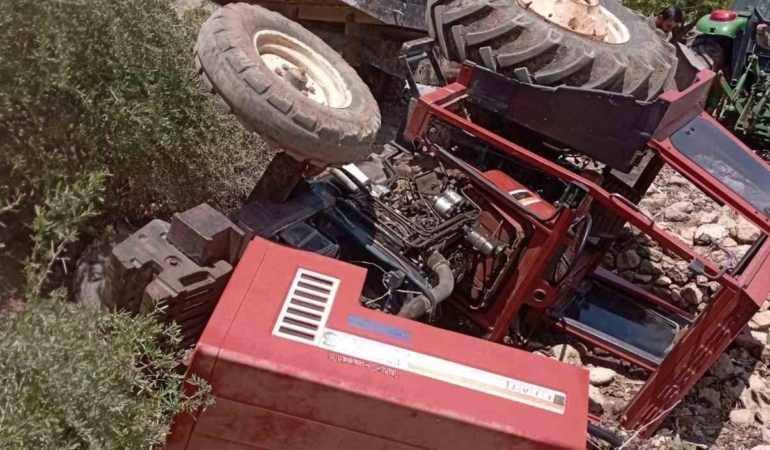 siirtte-traktor-kazasinda-surucunun-yaralanmasi-olayin-ayrintilari-lqXLRONh.jpg