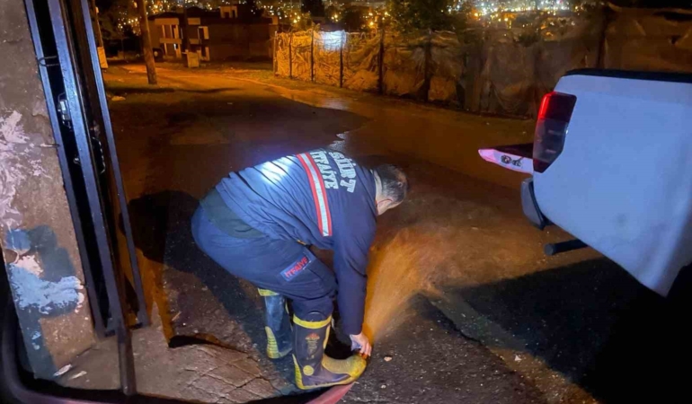 siirtte-yagmur-ve-dolu-felaketi-hayat-durma-noktasinda-CnhgTgb1.jpg
