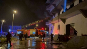 siirtteki-terlik-fabrikasinda-yangin-11-kisi-dumandan-etkilendi-nht1TJGm.jpg