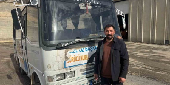 Sıradışı Ticaret: Cep Telefonuyla Midibüs Takası! Sıradışı Ticaret: Cep Telefonuyla Midibüs Takası!