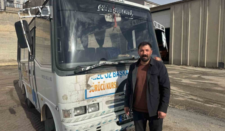 siradisi-ticaret-cep-telefonuyla-midibus-takasi-Jz8C7X11.jpg