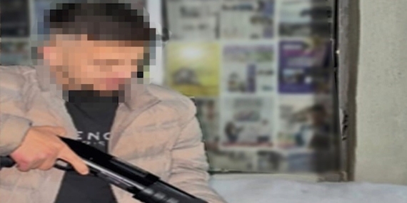 Sosyal Medyada Silahlı Fotoğraflarını Paylaşan 4 Şahıs Ele Geçirildi Sosyal Medyada Silahlı Fotoğraflarını Paylaşan 4 Şahıs Ele Geçirildi