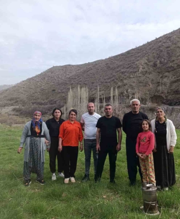 vali-ali-celikin-ozel-izniyle-30-yillik-hasret-sonunda-tarihe-karisti-38m9Zy4Y.jpg