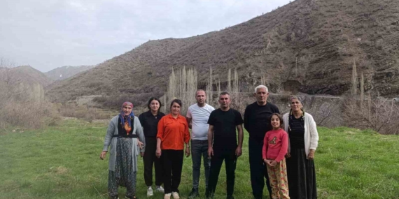 Vali Ali Çelik'in Özel İzniyle 30 Yıllık Hasret Sonunda Tarihe Karıştı Vali Ali Çelik’in Özel İzniyle 30 Yıllık Hasret Sonunda Tarihe Karıştı