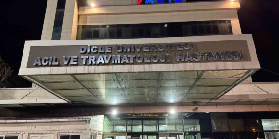 Vali Zorluoğlu, Kahraman Polis Memurunu Hastanede Ziyaret Etti Vali Zorluoğlu, Kahraman Polis Memurunu Hastanede Ziyaret Etti