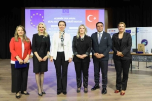 van-ab-bilgi-merkezi-yyude-avrupa-birligi-desteklerini-tanitti-As9w4bjv.jpg