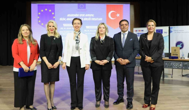 van-ab-bilgi-merkezi-yyude-avrupa-birligi-desteklerini-tanitti-As9w4bjv.jpg