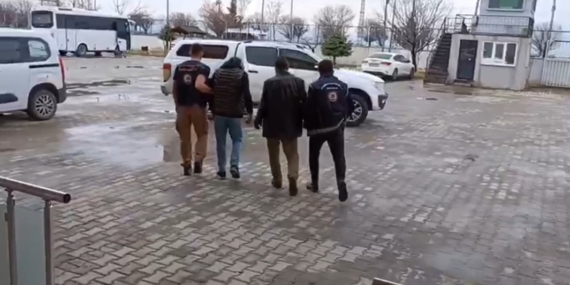 Van'da 13 Organizasyon Sorumlusu Gözaltına Alındı Van’da 13 Organizasyon Sorumlusu Gözaltına Alındı