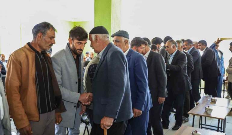 vanda-rekor-baris-husumetli-aileler-el-ele-verdi-SyWCMryM.jpg