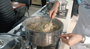 vanin-geleneksel-lezzeti-keledos-avrupada-tanitilacak-WrD9hP7I.jpg
